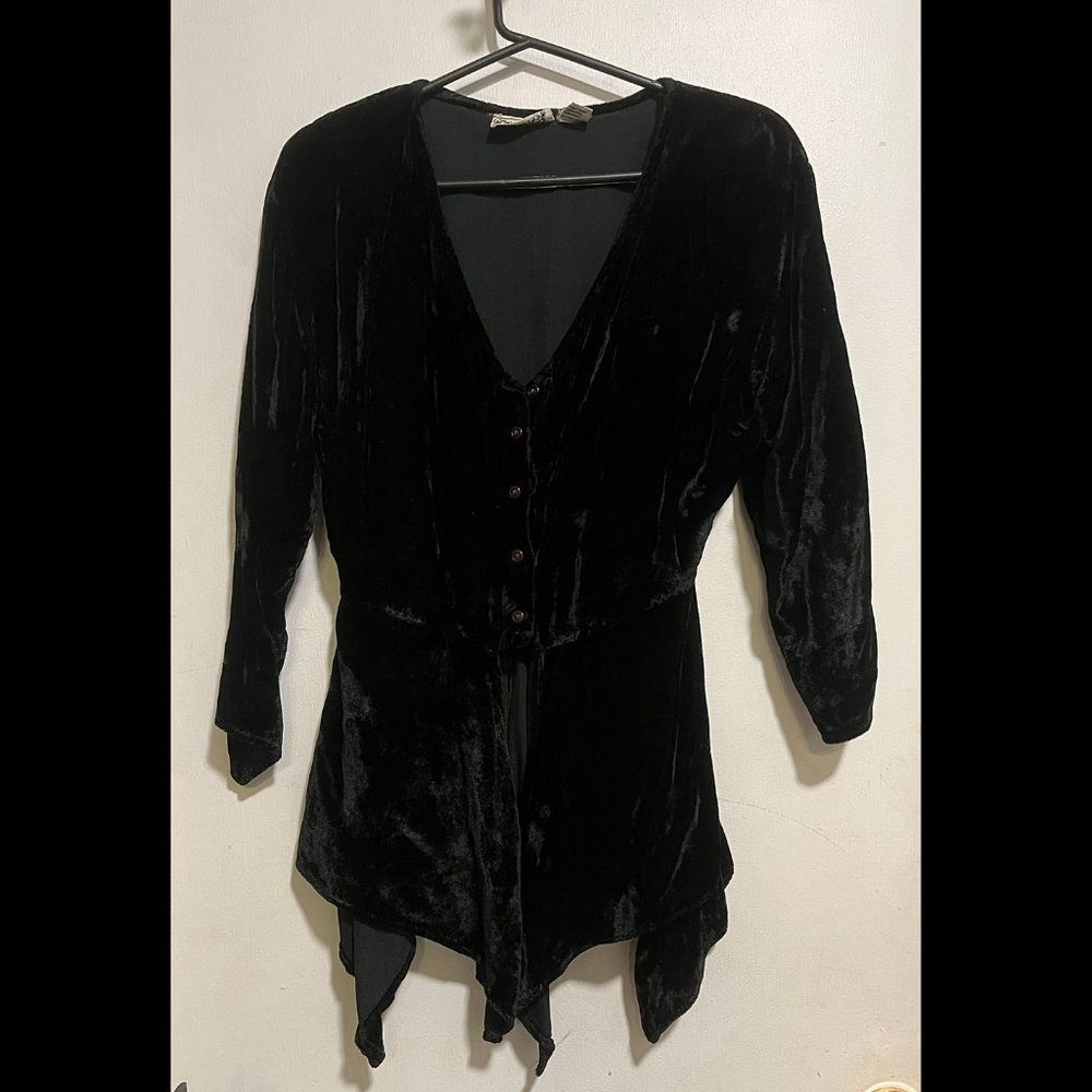 Bebe London Vintage Goth Black Velvet Flounce Button Top : Free Size